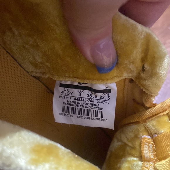 Velvet Yellow Nike Air Force 1 Low '06 - Picture 4 of 5